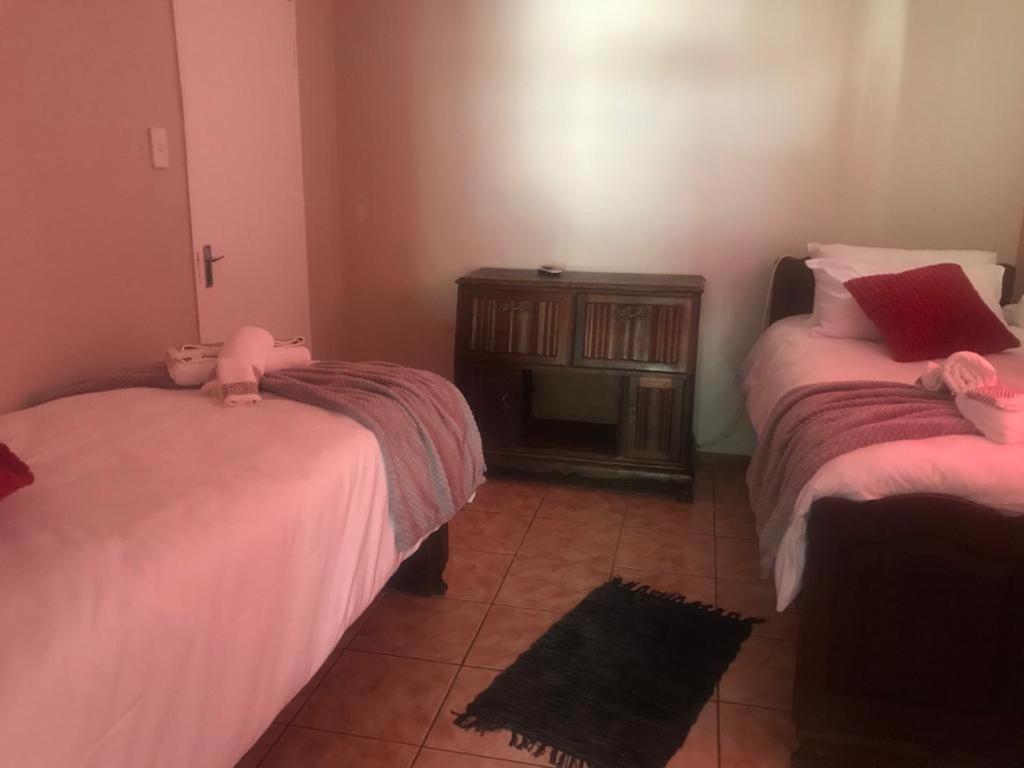 Urbanlife Keetmanshoop Accommodation Exterior foto