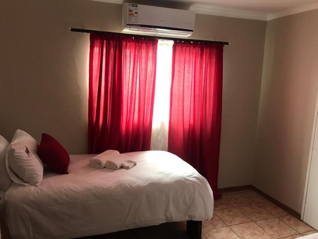 Urbanlife Keetmanshoop Accommodation Exterior foto