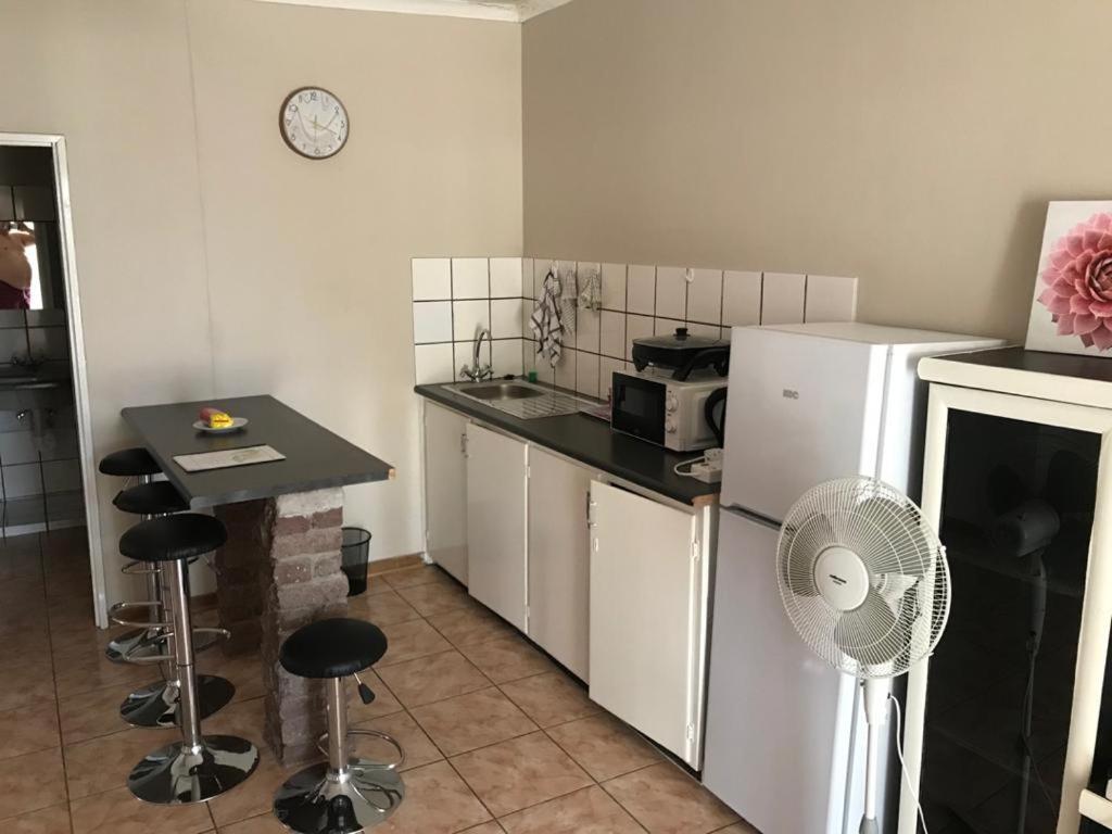 Urbanlife Keetmanshoop Accommodation Exterior foto